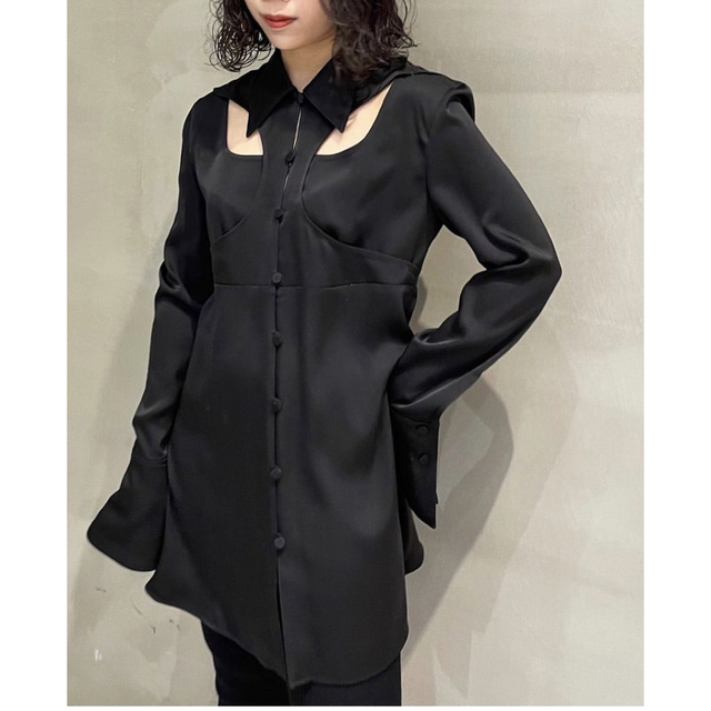 【ゆゆ様専用】FETICO  CUTOUT SATIN SHIRT レディースのトップス(シャツ/ブラウス(長袖/七分))の商品写真