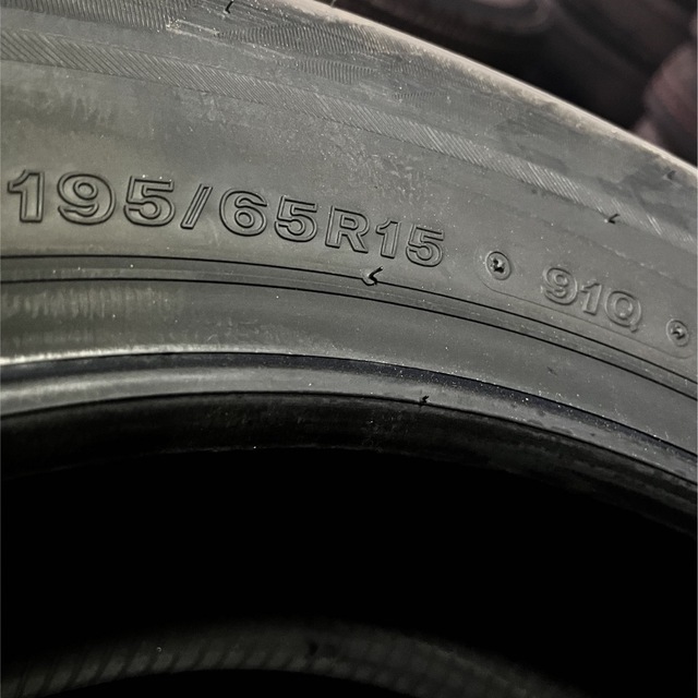 BRIDGESTONE(ブリヂストン)のスタッドレスタイヤ　195/65R15 2本1セット　新品未使用品 自動車/バイクの自動車(タイヤ)の商品写真