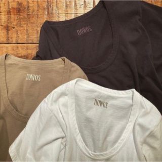 nowos プリントTシャツ