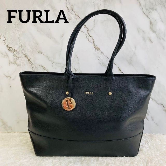 美品 フルラ トートバッグ メリッサ A4可 ロゴ金具 黒 シボ革-