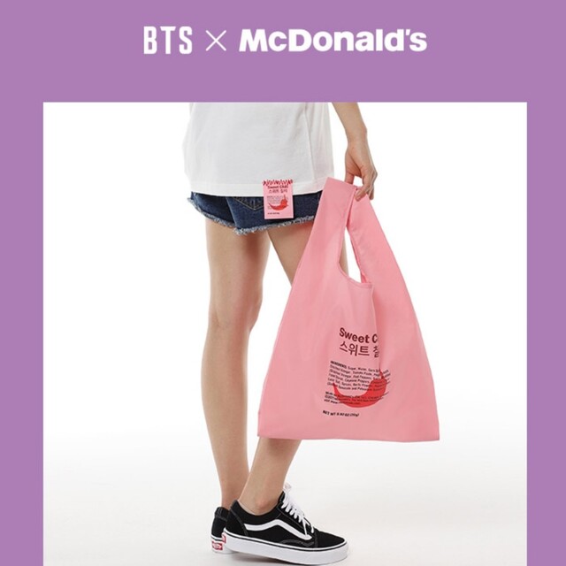 防弾少年団(BTS)(ボウダンショウネンダン)のBTS マクドナルド コラボ スウィートチリバック ピンク エコバッグ レディースのバッグ(エコバッグ)の商品写真