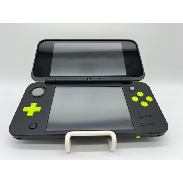 new Nintendo 2DS LL ライム　本体　ホワイト　ブラック　2