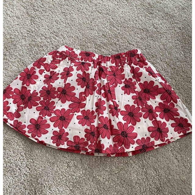 BeBe(ベベ)のBeBe スカート　花柄 キッズ/ベビー/マタニティのキッズ服女の子用(90cm~)(スカート)の商品写真