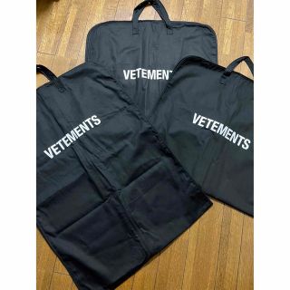 ヴェトモン(VETEMENTS)の【非売品】VETEMENTS ヴェトモン ガーメントケース バッグ 衣装袋(その他)