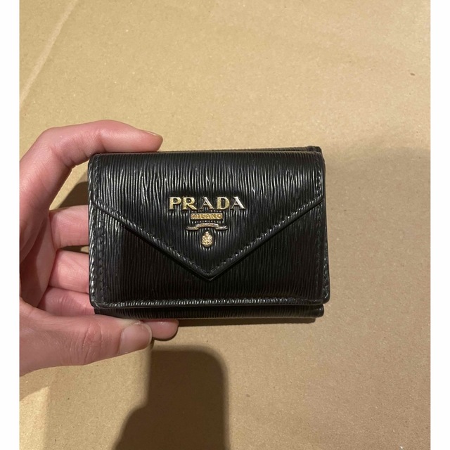 PRADA(プラダ)のPRADA プラダ 三つ折り コンパクト 財布 ウォレット ブラック レディースのファッション小物(財布)の商品写真