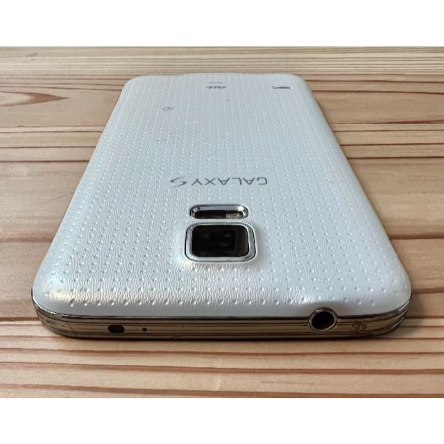 Galaxy(ギャラクシー)の【中古】GALAXY S5（SCL23） 赤ロム スマホ/家電/カメラのスマートフォン/携帯電話(スマートフォン本体)の商品写真