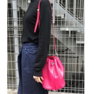 アレキサンダーワン　ALPHA BUCKET BAG　ショルダーバッグ　ピンク