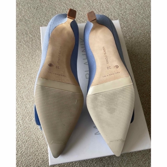 MANOLO BLAHNIK(マノロブラニク)のManolo Blahnik  MAYSALE PUMP バックル　パンプス レディースの靴/シューズ(ハイヒール/パンプス)の商品写真