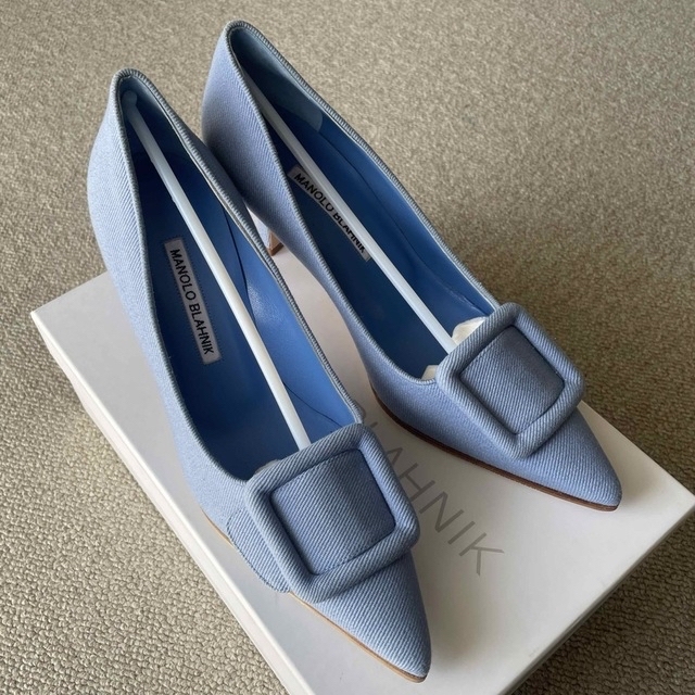 Manolo Blahnik  MAYSALE PUMP バックル　パンプス