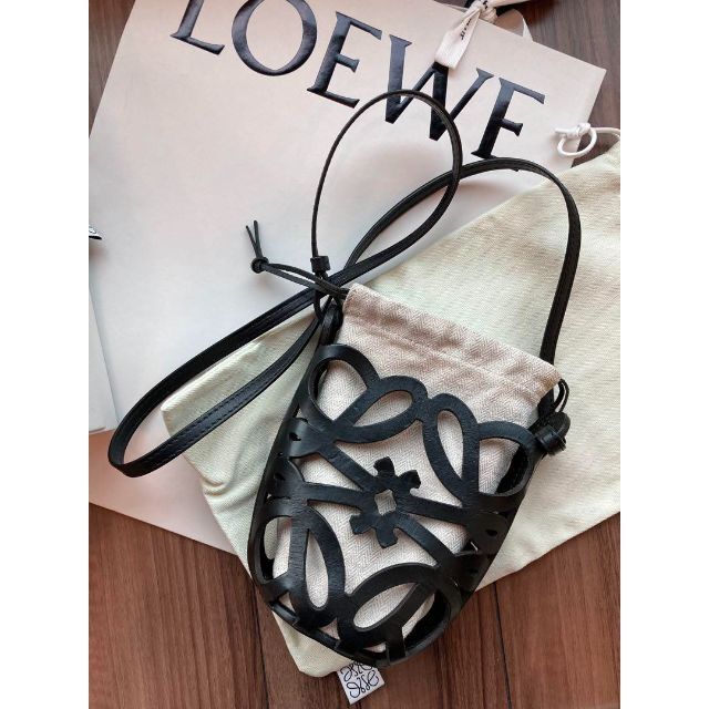 ー品販売 LOEWE - LOEWEロエベアナグラムカットアウトショルダー