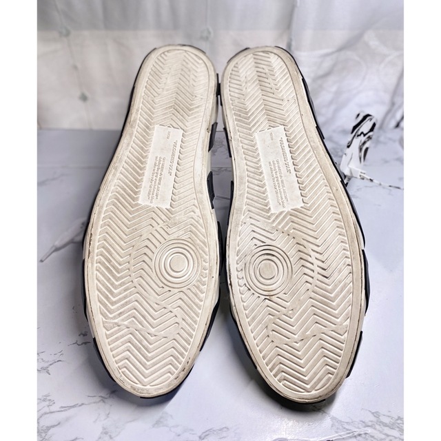 OFF-WHITE(オフホワイト)のおみさん。OFF-WHITE ARROWS ハイカット スニーカー メンズの靴/シューズ(スニーカー)の商品写真