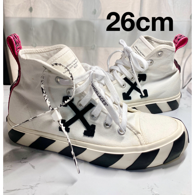 OFF-WHITE(オフホワイト)のおみさん。OFF-WHITE ARROWS ハイカット スニーカー メンズの靴/シューズ(スニーカー)の商品写真