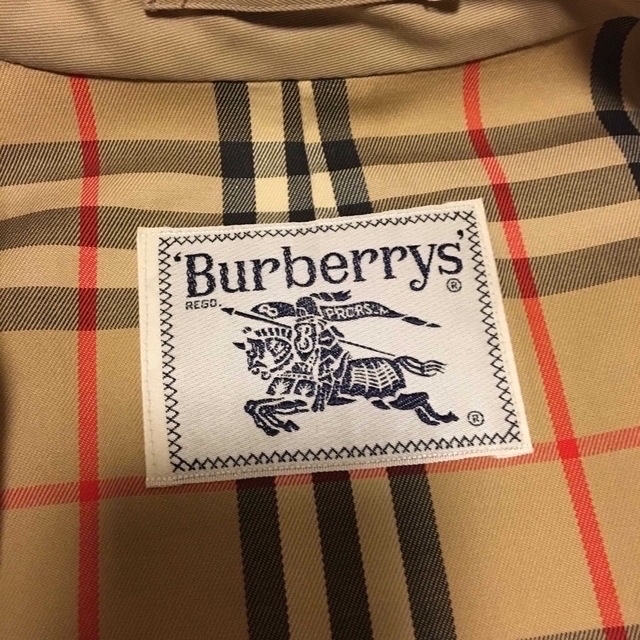 BURBERRY(バーバリー)のBurberryトレンチコート レディースのジャケット/アウター(トレンチコート)の商品写真