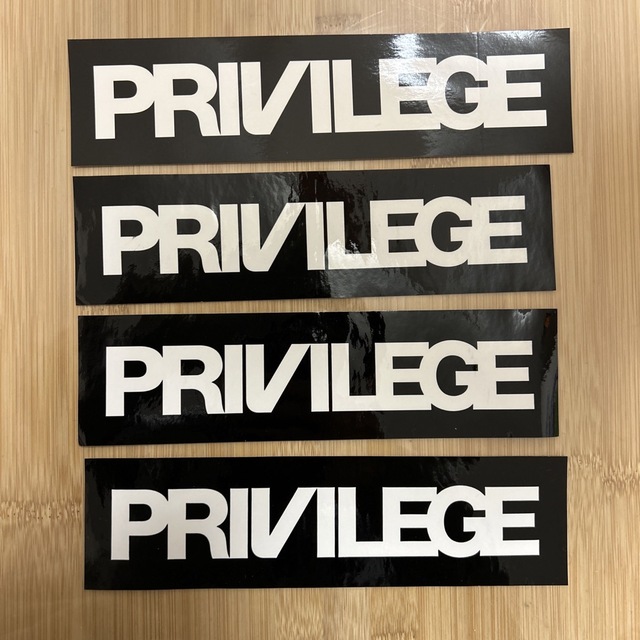 PRIVILEGE(プリビレッジ)のPRIVILEGE ステッカー4枚 メンズのファッション小物(その他)の商品写真