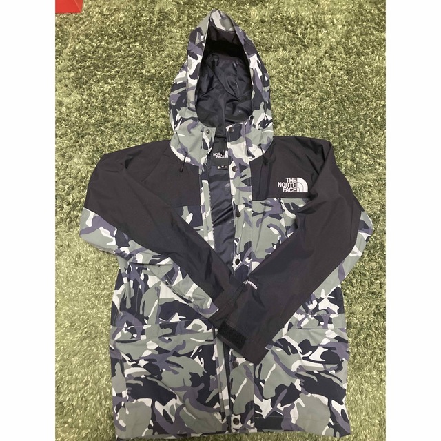 THE NORTH FACE(ザノースフェイス)のTHE NORTH FACE MOUNTAIN LIGHT JACKET M メンズのジャケット/アウター(マウンテンパーカー)の商品写真