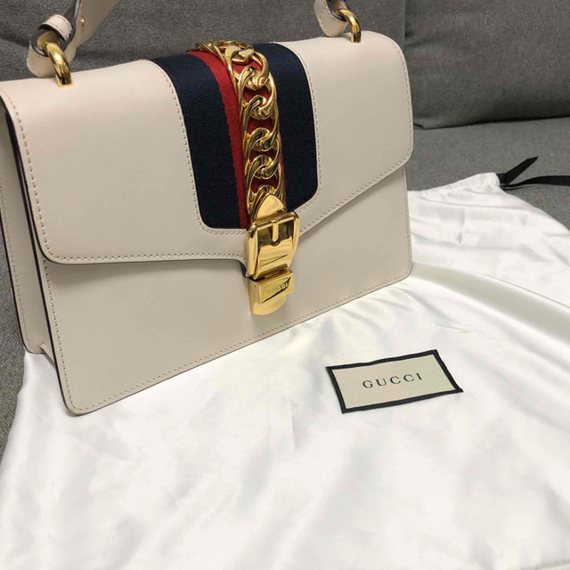 Gucci(グッチ)のGUCCI  シルヴィ　ショルダーバッグ レディースのバッグ(ショルダーバッグ)の商品写真