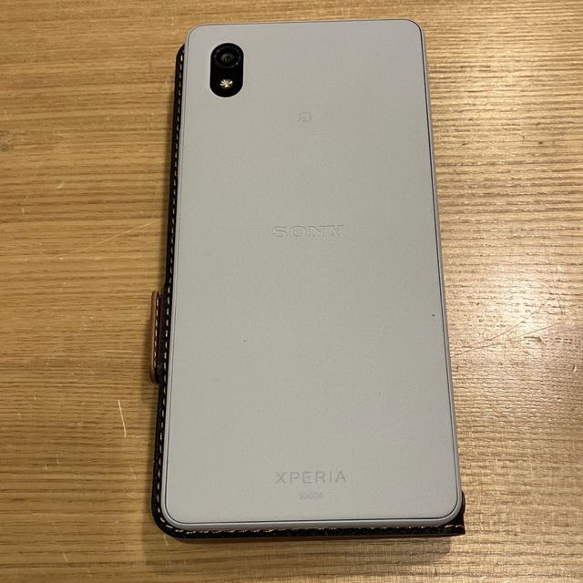 SONY(ソニー)のSony XPERIA Ace3 SOG08 グレー（au） スマホ/家電/カメラのスマートフォン/携帯電話(スマートフォン本体)の商品写真