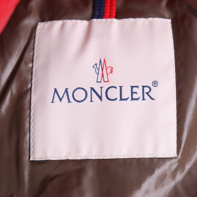 MONCLER(モンクレール)の美品◆19-20AW MONCLER モンクレール MAYA マヤ ロゴワッペン フーデッド WZIP ダウンジャケット レッド 1 国内正規品 メンズ メンズのジャケット/アウター(ダウンジャケット)の商品写真