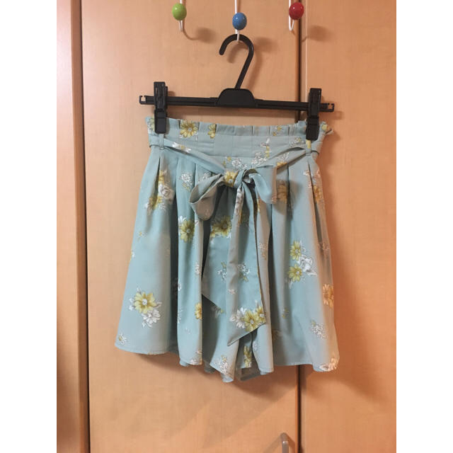 OLIVEdesOLIVE(オリーブデオリーブ)のOLIVE des OLIVE  花柄ミントグリーンキュロット レディースのパンツ(キュロット)の商品写真