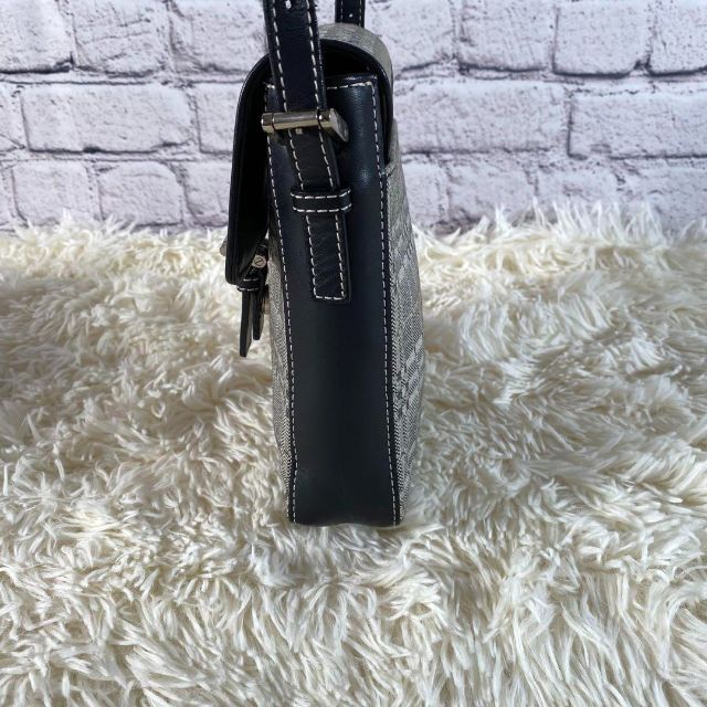 BURBERRY - バーバリー ショルダーバッグ サコッシュ クロスボディ