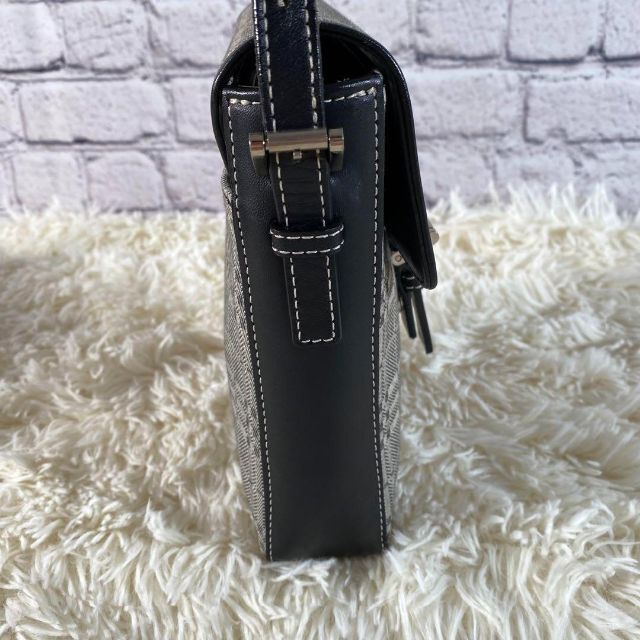 BURBERRY - バーバリー ショルダーバッグ サコッシュ クロスボディ