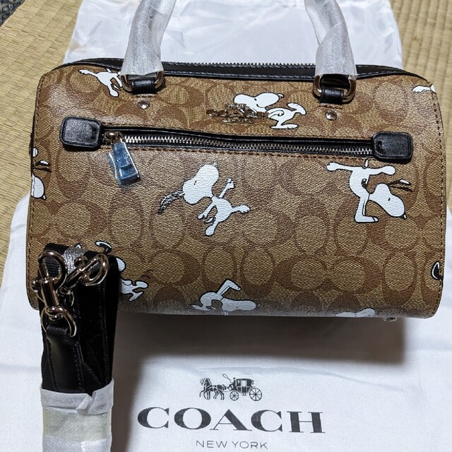 COACH  ミニバッグ　シグネチャー　スヌーピーハンドバッグ