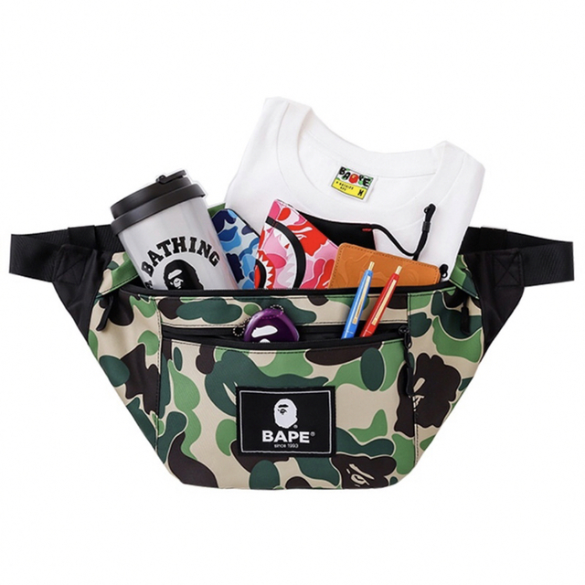 A BATHING APE(アベイシングエイプ)のBAPE◆A BATHING APE／◆迷彩大容量ボディバッグ◆付録品ノベルティ メンズのバッグ(ウエストポーチ)の商品写真