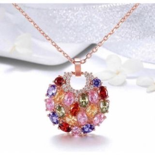 スワロフスキー(SWAROVSKI)の可愛いカラフル　スワロフスキークリスタル　ペンダントネックレス（ピンクゴールド）(ネックレス)