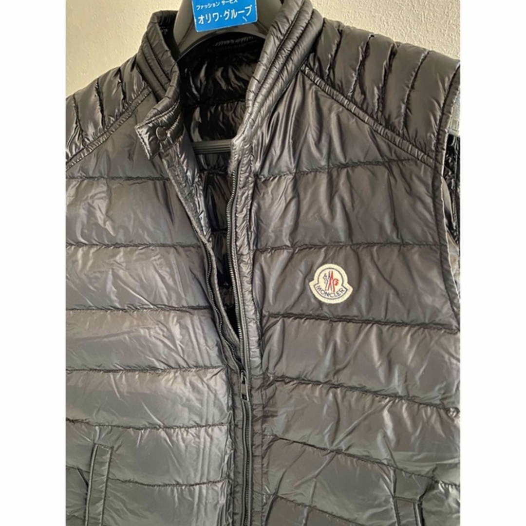 MONCLER(モンクレール)の【美品】モンクレール　ダウンベスト メンズのジャケット/アウター(ダウンベスト)の商品写真