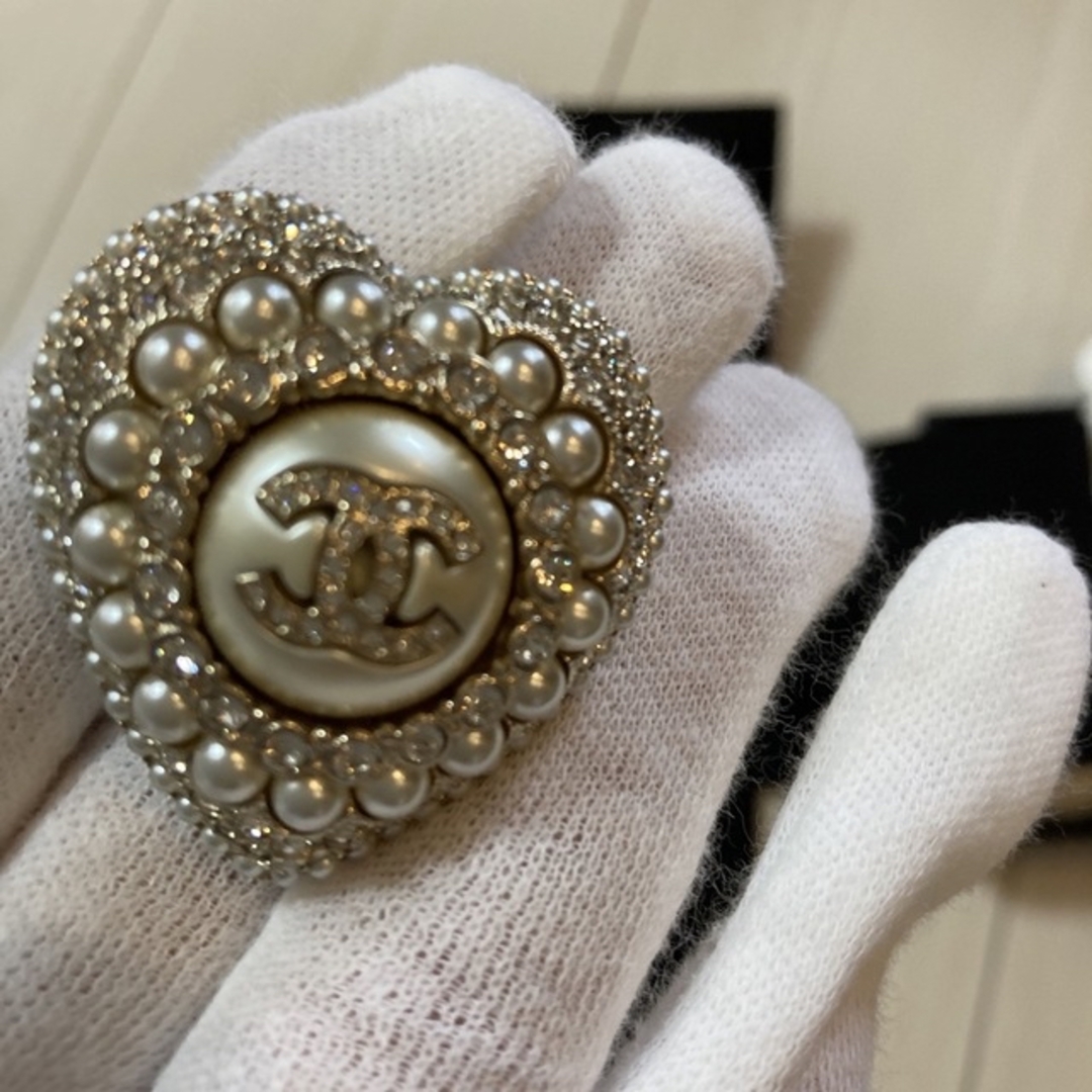 CHANEL ストラスパール ハートブローチ 新作 2022/23