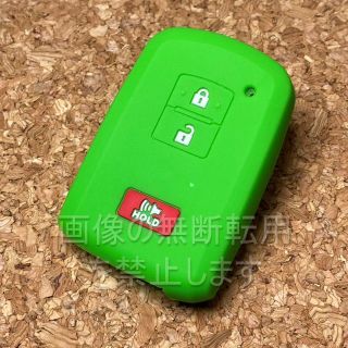 USトヨタ 新型タコマなど3ボタンシリコンキーカバー グリーンの通販 by