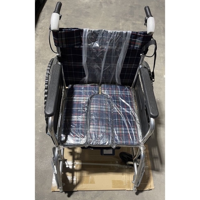 車椅子　　新品未使用　使いやすい便利　沖縄まだ離島発送しません