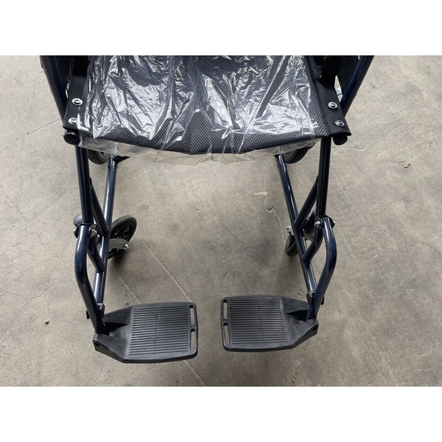 車椅子　　新品未使用　使いやすい便利　沖縄まだ離島発送しません。