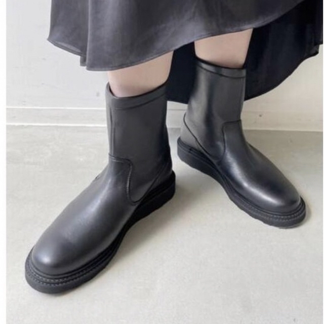 L'Appartement DEUXIEME CLASSE(アパルトモンドゥーズィエムクラス)のチーナ様専用　アパルトマン　カミナンド　TRACK SOLE ZIP boots レディースの靴/シューズ(ブーツ)の商品写真