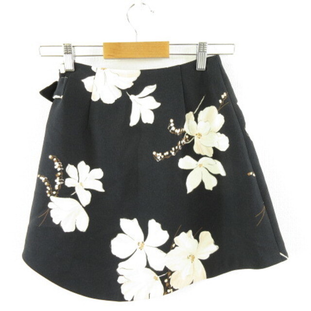 SNIDEL(スナイデル)のスナイデル snidel ミニスカート 台形 花柄 黒 ベージュ 0 *A305 レディースのスカート(ミニスカート)の商品写真