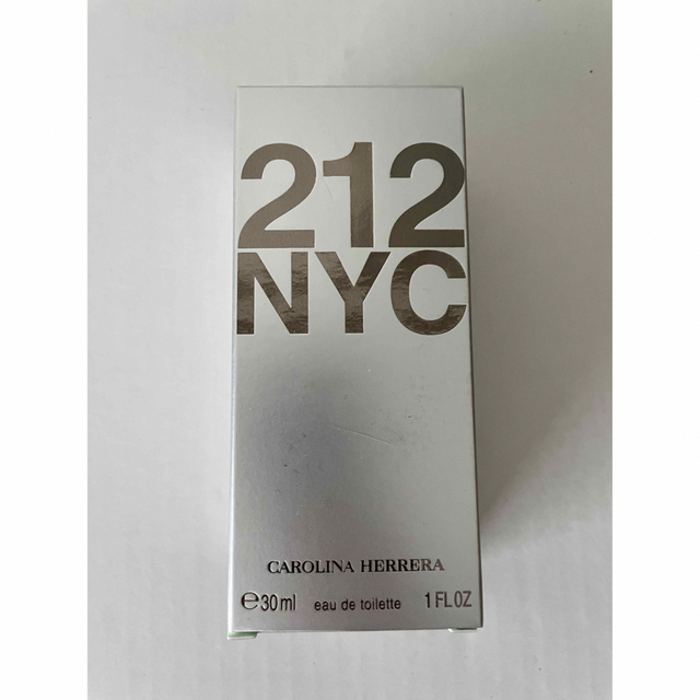 CAROLINA HERRERA(キャロライナヘレナ)の【新品未使用】キャロライナヘレナ 212 オーデトワレ 30ml コスメ/美容の香水(香水(女性用))の商品写真