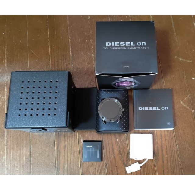 DIESEL ON AXIAL スマートウォッチ