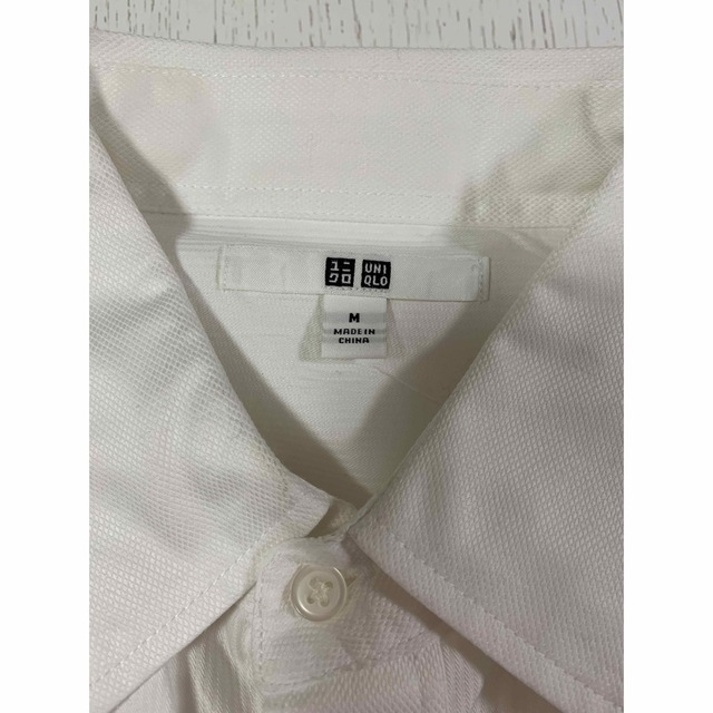 UNIQLO(ユニクロ)のUNIQLO ホワイトシャツ　胸ポケット有り　メンズMサイズ メンズのトップス(シャツ)の商品写真