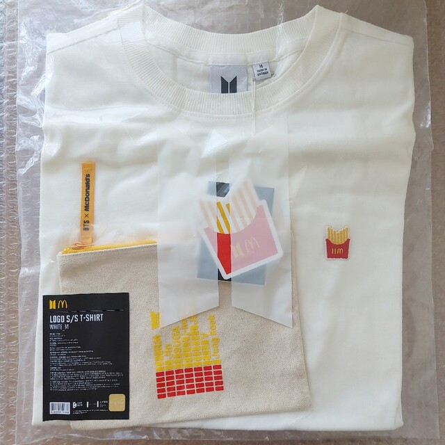 BTS  マクドナルド　Tシャツ　ポーチ付き M 公式商品