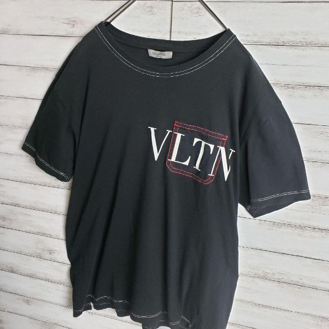 新品2023】VALENTINO - ヴァレンチノ ポケットロゴ ステッチ Tシャツ