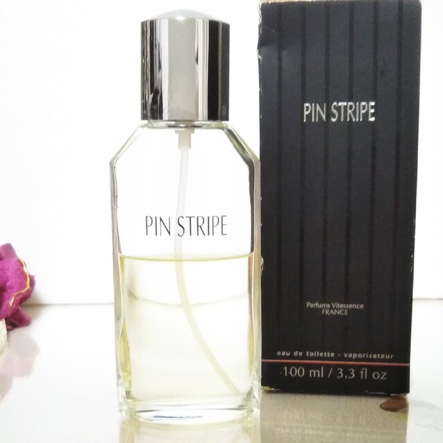 【PlN  STRlPE】ヴイッテセンス香水　100ml コスメ/美容の香水(ユニセックス)の商品写真