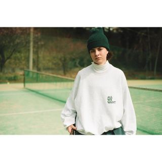 ワンエルディーケーセレクト(1LDK SELECT)のAWW MAGAZINE SWEATSHIRT GREEN(スウェット)