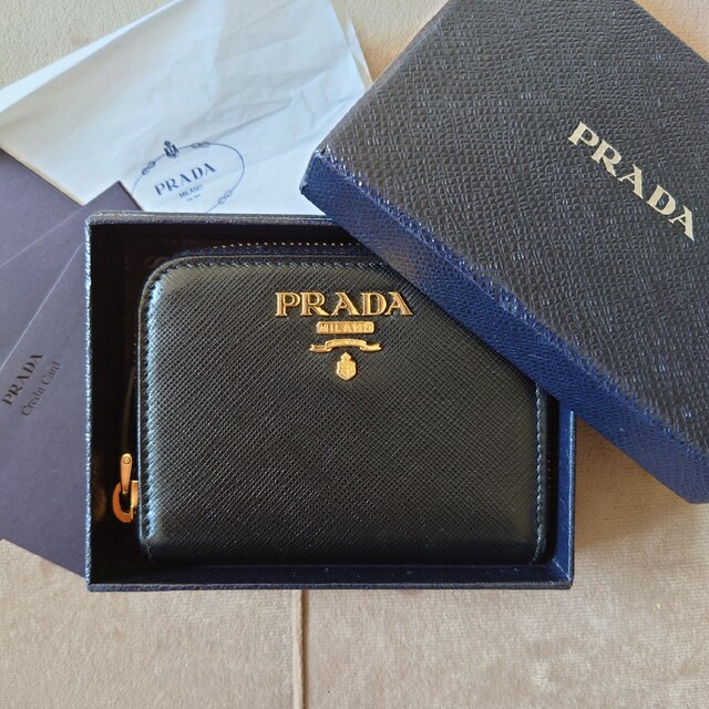 PRADA(プラダ)のセール中　PRADA　プラダ　コインケース　ブラック　サフィアーノ レディースのファッション小物(財布)の商品写真