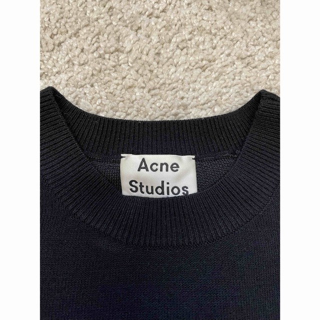 Acne Studios(アクネストゥディオズ)の新品! acne studios バルーンスリーブクルーネックニット S  黒 レディースのトップス(ニット/セーター)の商品写真