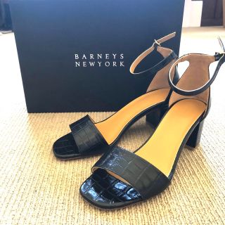 バーニーズニューヨーク(BARNEYS NEW YORK)の新品　BARNEYS NEWYORK ブラックサンダル(サンダル)