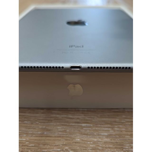 【美品】iPad Air 2 16GB A1566 (027)シルバー