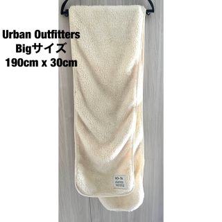 アーバンアウトフィッターズ(Urban Outfitters)のUrban Outfittersふわふわオーバーサイズマフラー(マフラー/ショール)