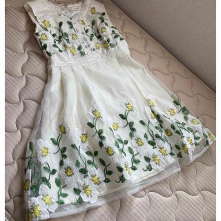 チェリーアン(cherry Ann)の花柄ワンピース　新品(ひざ丈ワンピース)