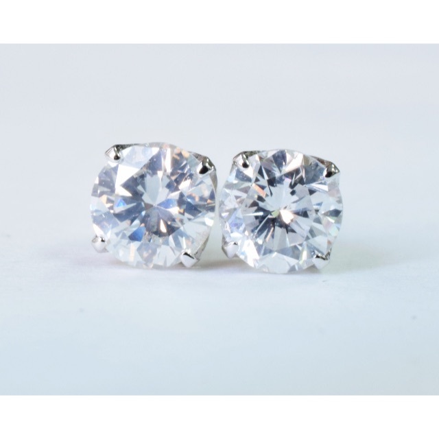 中央宝石研究所鑑定書付き Pt ダイヤ ピアス 0.246ct 0.234ct 中央宝石研究所鑑定書付き Pt ダイヤ ピアス 0.246ct 0.234ct