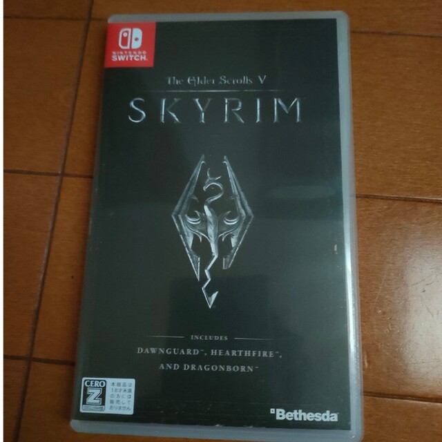 Nintendo Switch(ニンテンドースイッチ)のThe Elder Scrolls V： Skyrim エンタメ/ホビーのゲームソフト/ゲーム機本体(携帯用ゲームソフト)の商品写真